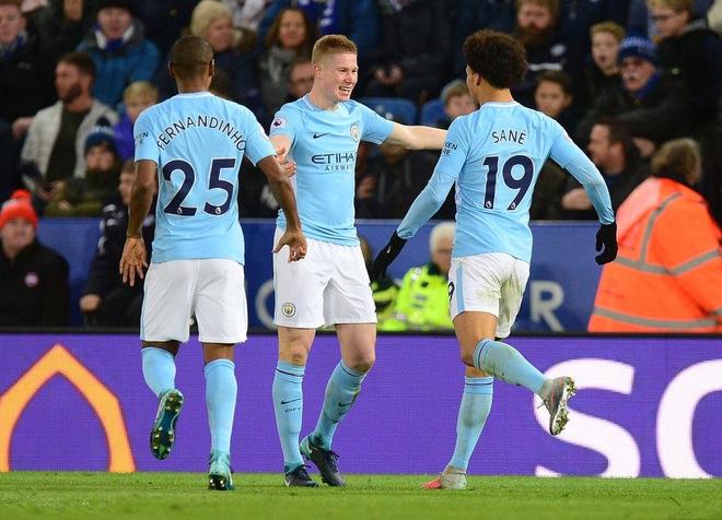 中超：上海海港主场4-1大胜深圳